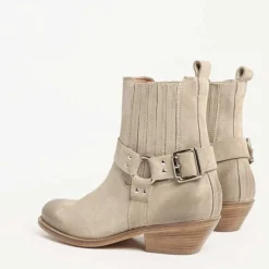 Bukela Rayn Suede Boots Sand
