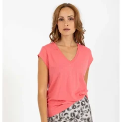 Coster Copenhagen CCH1101 V-Neck T-Shirt 637 Coral Paradise