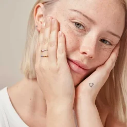 ENAMEL SWAY RING GULD & BLÅ