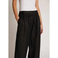 Munthe Taolo Pants Black