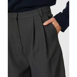 Neo Noir Nika Structure Shorts Dark Grey