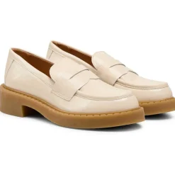 PAVEMENT NAYELI PATENT LOAFERS LYS SAND